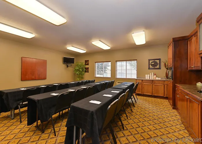Candlewood Bloomington-normal By Ihg Hotel 3*