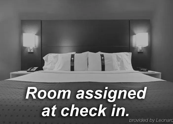 Hotel Candlewood Bloomington-normal By Ihg Normal