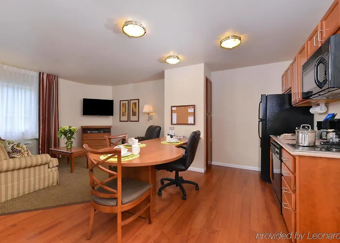 Hotel Candlewood Bloomington-normal By Ihg 3*