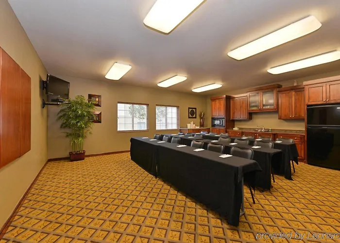Candlewood Bloomington-normal By Ihg Hotel 3*