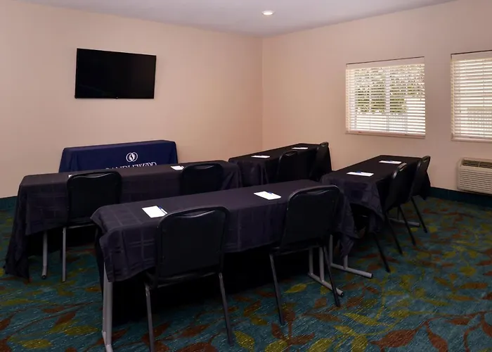 Candlewood Bloomington-normal By Ihg 3*